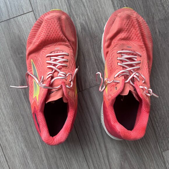 Coral and Yellow Altra Torin 5 shoes - Picture 2 of 8